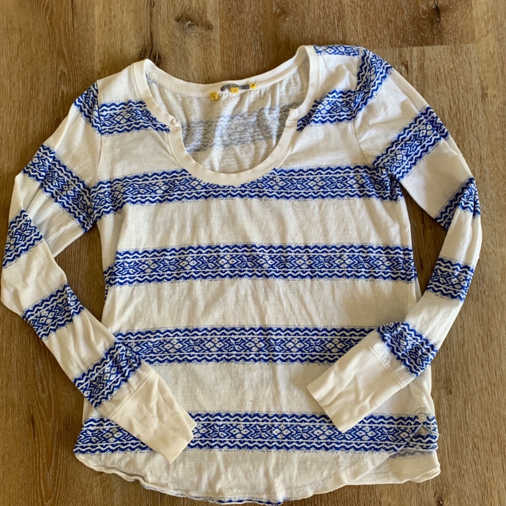 pattern detailed blouse with the cutest prints.